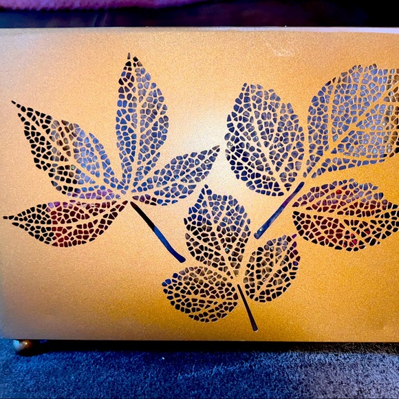 Yankee Candle-Fall Leaves Candle Holder with 2 Berry Trifle Candles - Picture 2 of 5